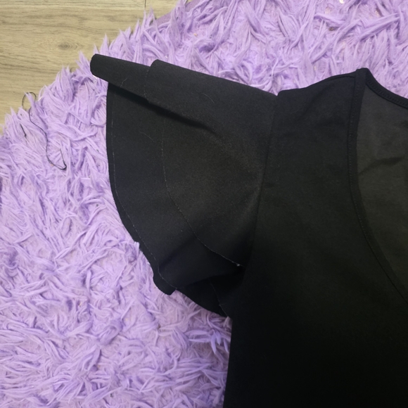 MIX AND MATCH 5/25$ SHEIN Black Ruffle Sleeve Dress - Picture 4 of 9